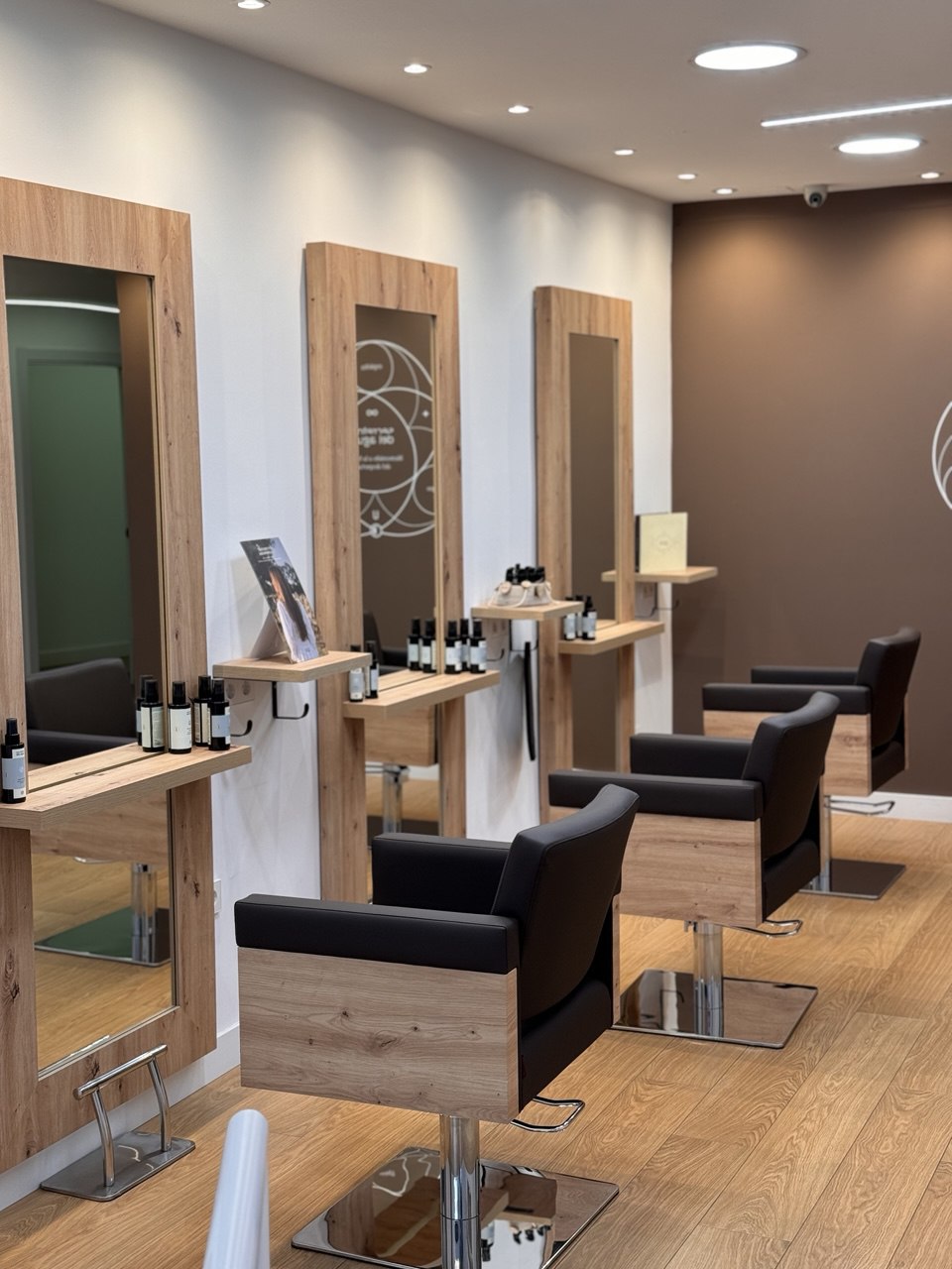 PELUQUERÍA Y ESTÉTICA CARMEN VELOZ
