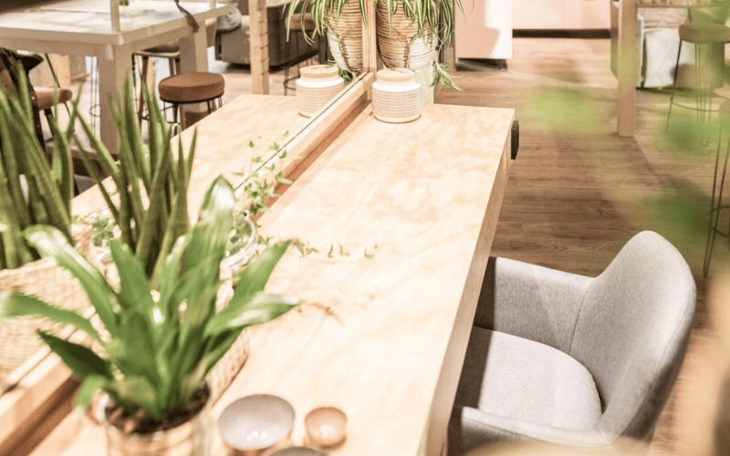 WhiteGarden — Natural Hair & Make Up Concept